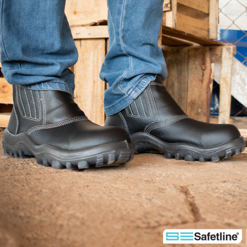 WHAT IS THE IDEAL SAFETY FOOTWEAR FOR WORKERS IN THE CONSTRUCTION INDUSTRY?